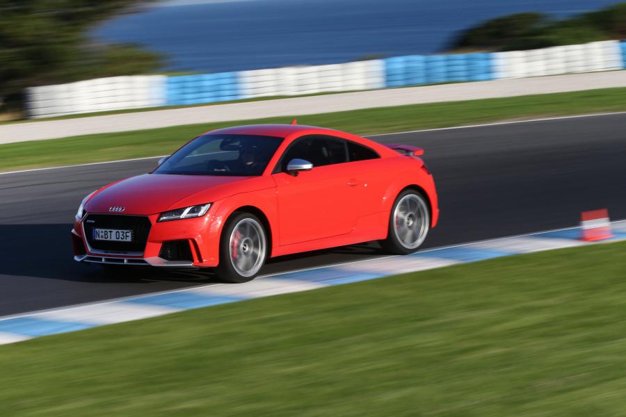  Audi TT RS Coupe (8S) 2017 года  (AU) (фото 7 из 40)